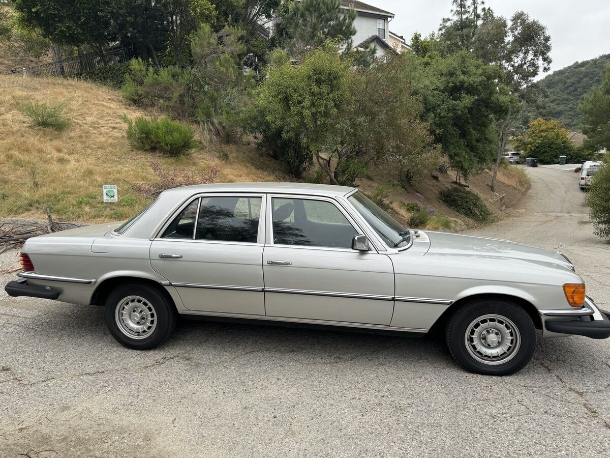 1979 mercedes-benz 300sd sedan grey