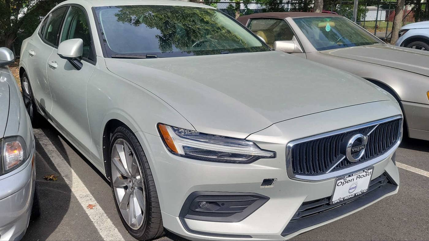 2021 volvo s60 t6 momentum