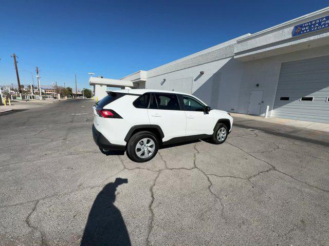 2022 toyota rav4 le