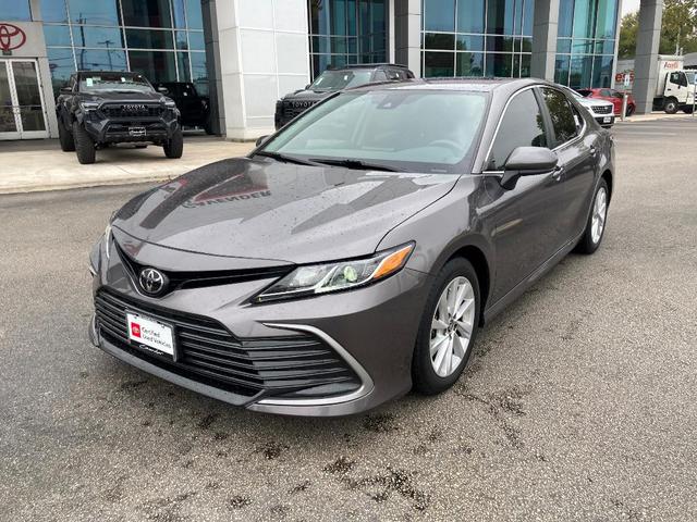 2023 toyota camry le