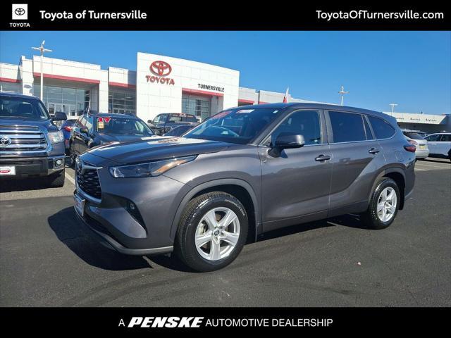 2023 toyota highlander le