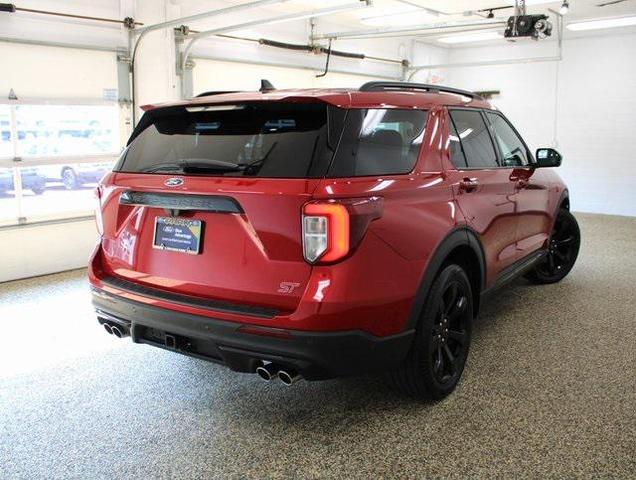2022 ford explorer st