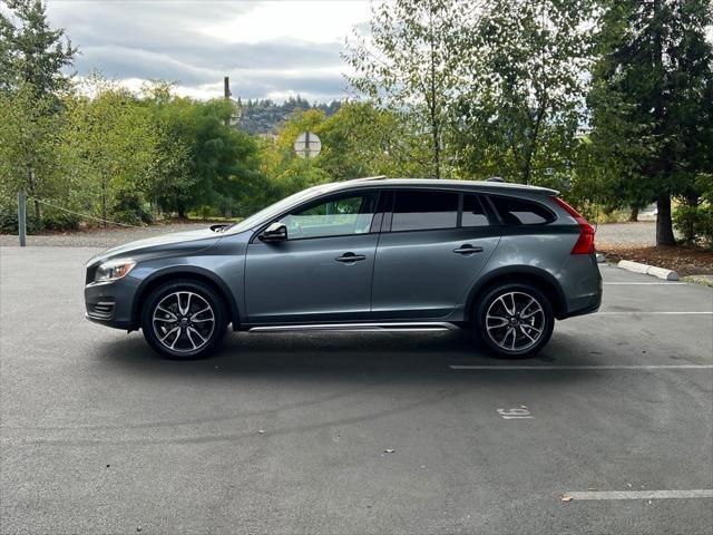 2017 volvo v60 cross country t5