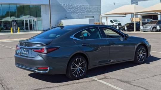 2025 Lexus ES