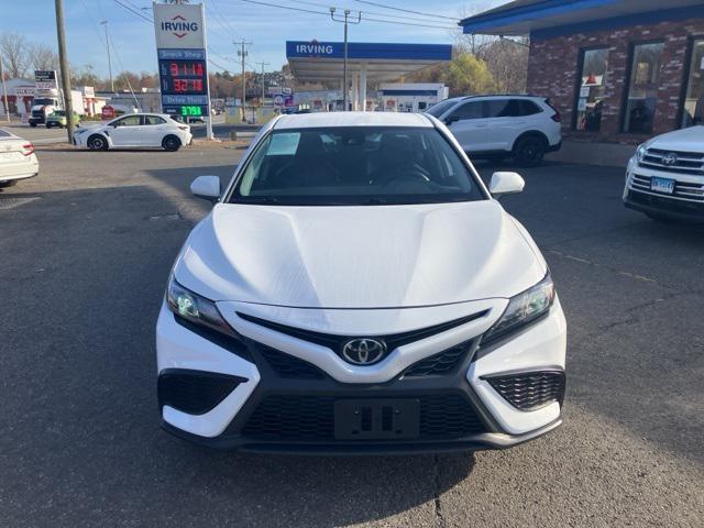 2021 toyota camry se