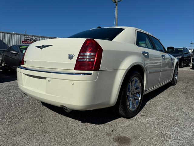2005 chrysler 300c base
