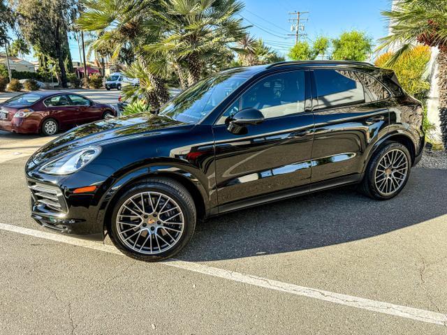 2023 porsche cayenne platinum edition