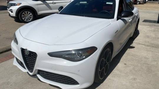 2022 Alfa Romeo Giulia