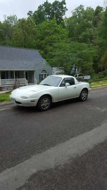 1990 mazda miata mx-5 with hardtop