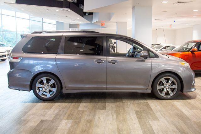 2011 toyota sienna se