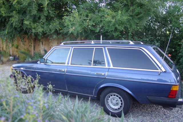 300td mercedes estate wagon w/ manual 4 speed transmission. rare euro version