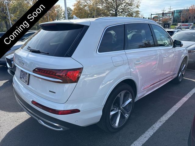 2022 audi q7 55 premium plus