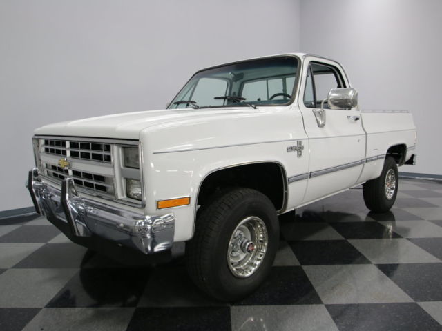 super clean & solid, 305ci w/ 700r4, great classic 4x4 square body chevy, nice!