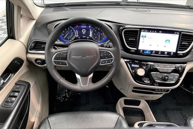 2022 chrysler pacifica touring-l