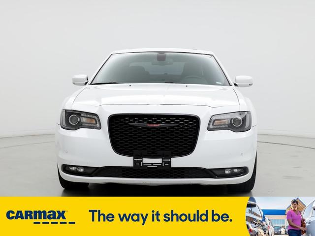 2022 chrysler 300 s