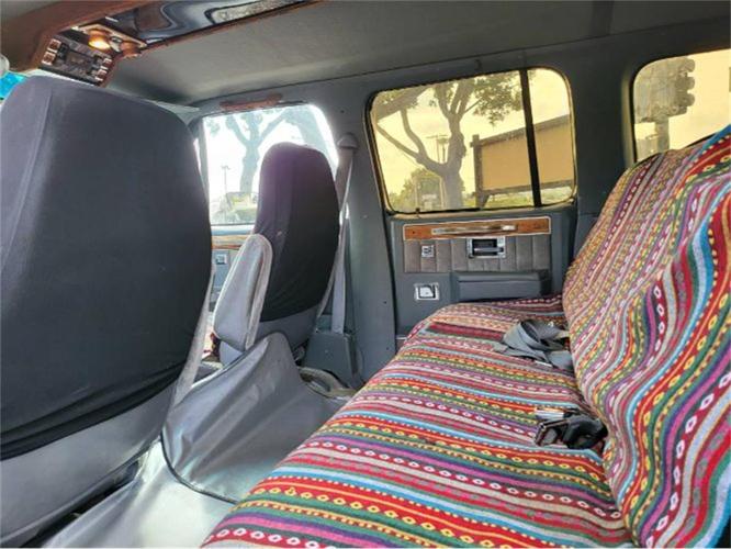1987 gmc suburban in cadillac, michigan