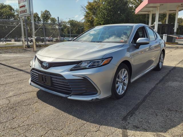 2021 toyota camry le