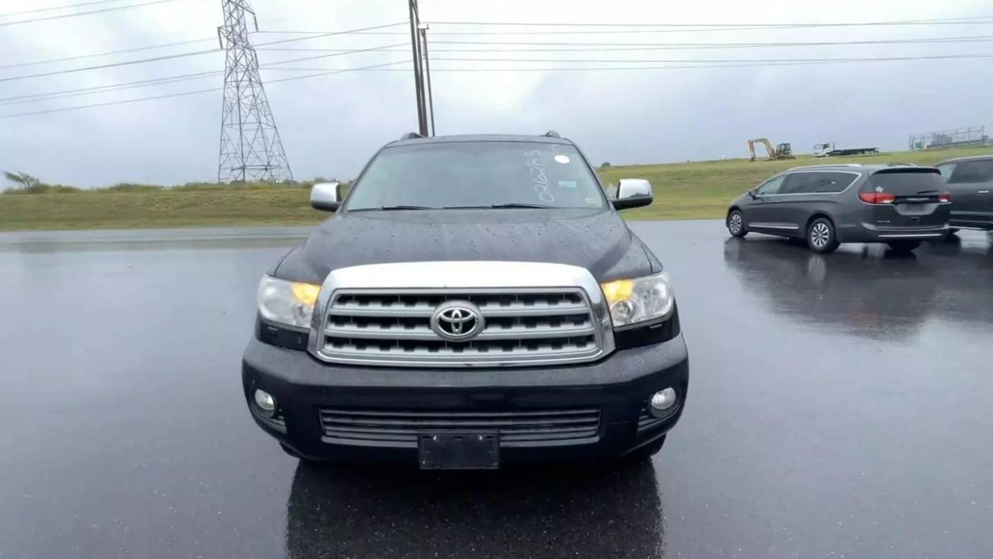 2010 toyota sequoia limited