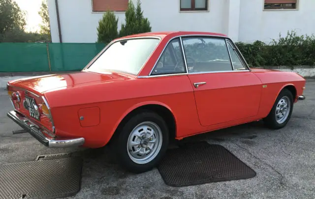 lancia fulvia 1971 1,3s 5 speed in rosso corsa