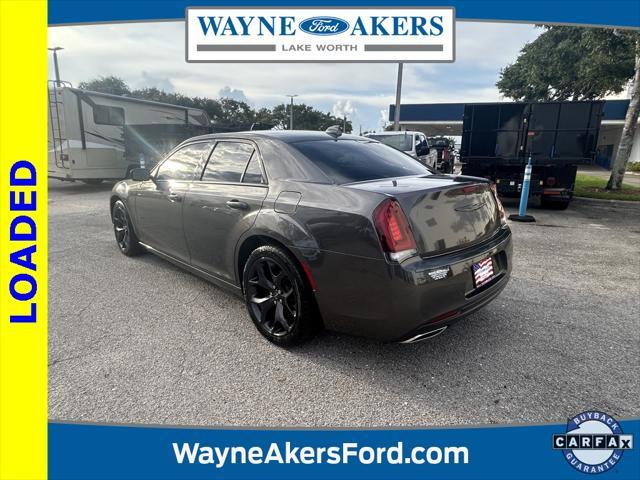 2021 chrysler 300 touring