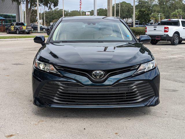 2018 toyota camry le