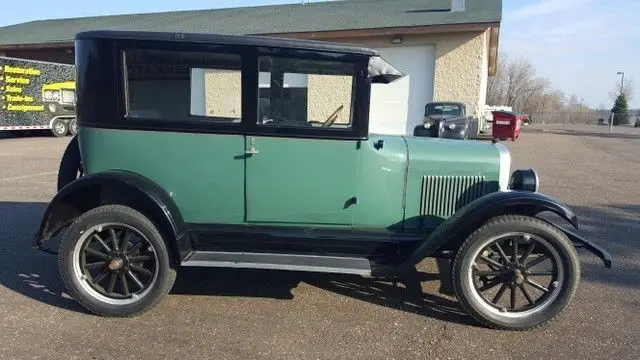 1925 chevrolet 2 door sedan