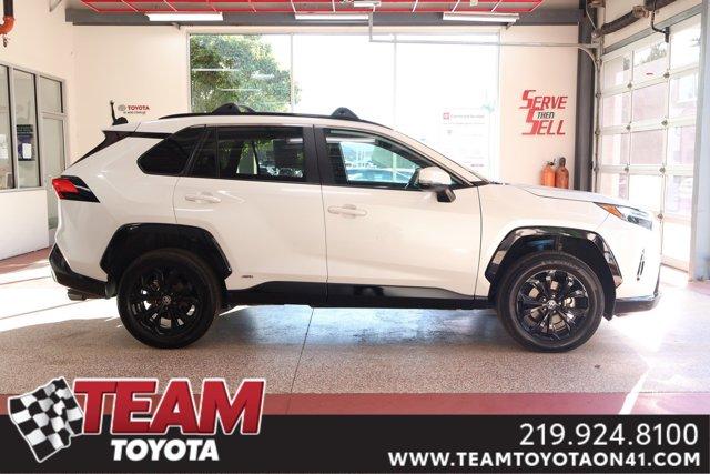 2024 toyota rav4 hybrid se