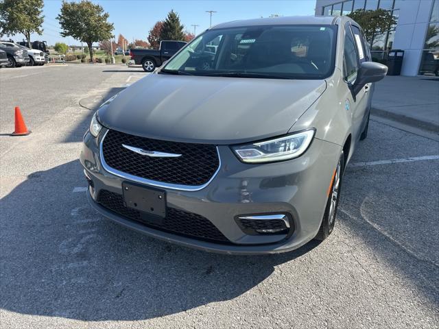 2022 chrysler pacifica hybrid touring l