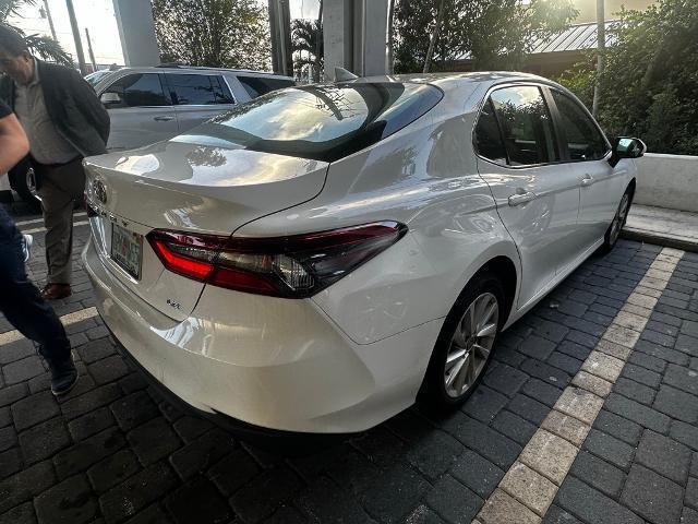 2021 toyota camry le
