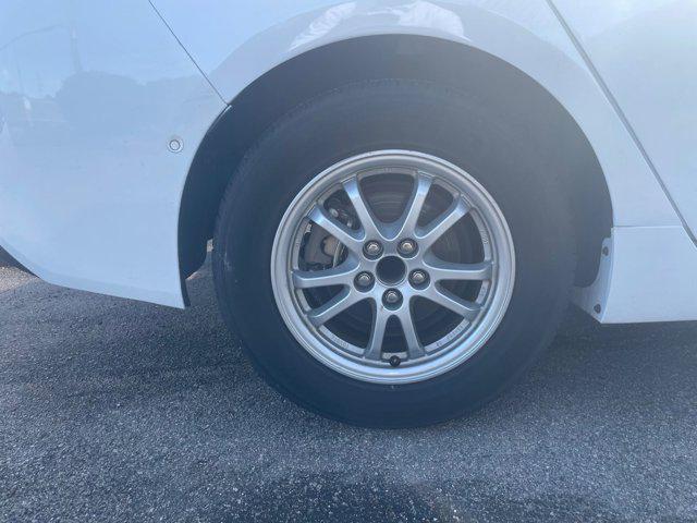 2022 toyota prius l