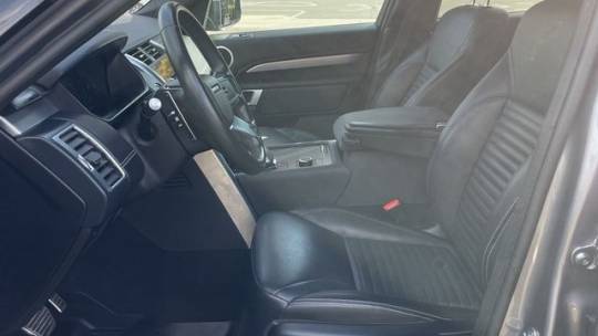 2022 land rover discovery p300 s r-dynamic