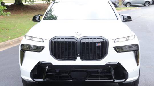 2025 BMW X7 m60i
