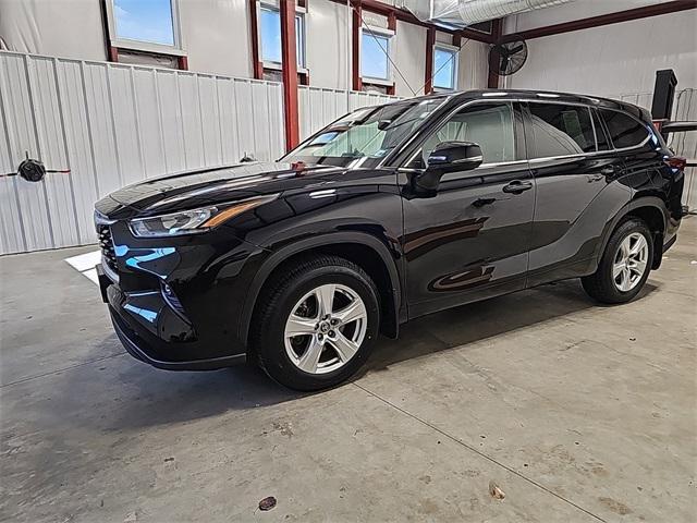 2020 toyota highlander le