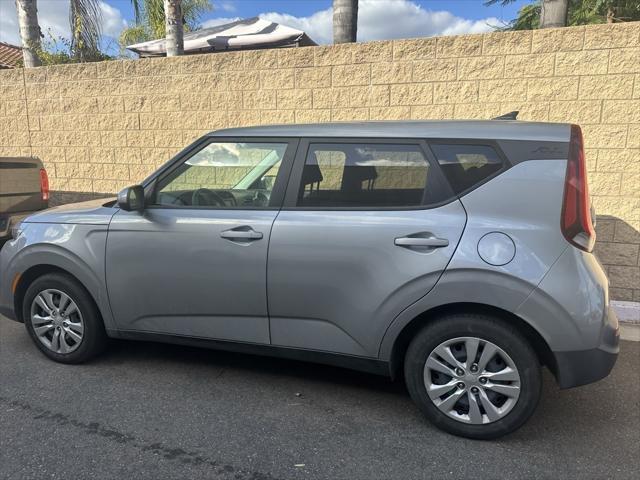 2022 kia soul lx