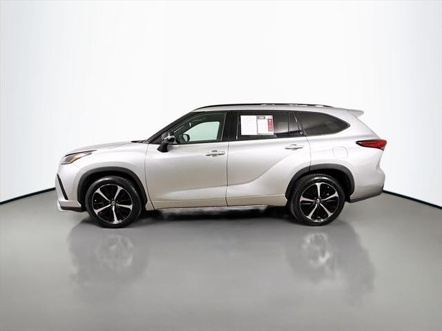 2021 toyota highlander xse