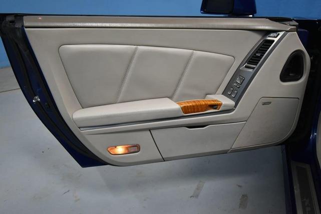 2004 cadillac xlr base