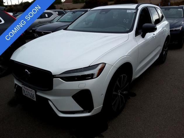 2024 volvo xc60 b5 plus dark theme