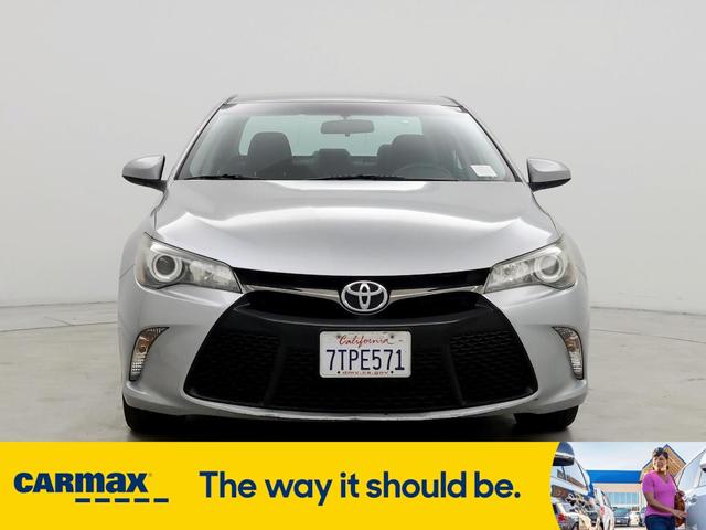 2016 toyota camry se