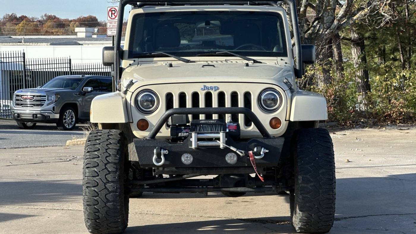2011 jeep wrangler sahara