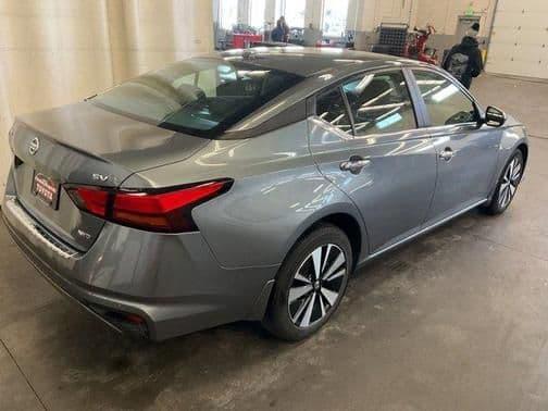 2022 nissan altima 2.5 sv 4dr all-wheel drive sedan in hiawatha, iowa