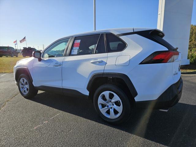 2024 toyota rav4 le