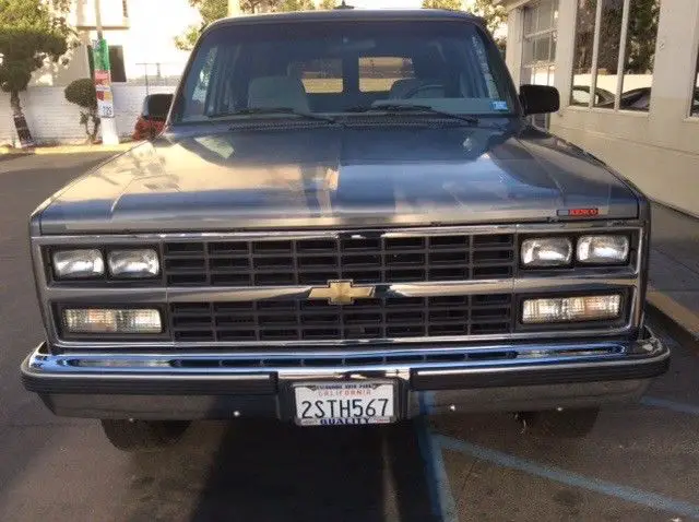 chevy suburban r2500 1990
