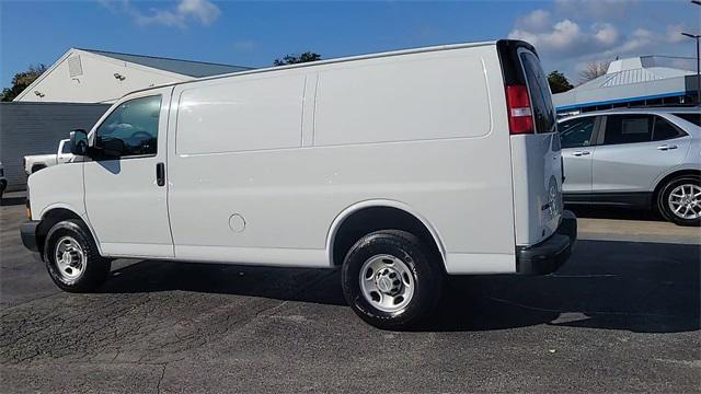 2021 chevrolet express 2500 rwd 2500 regular wheelbase wt