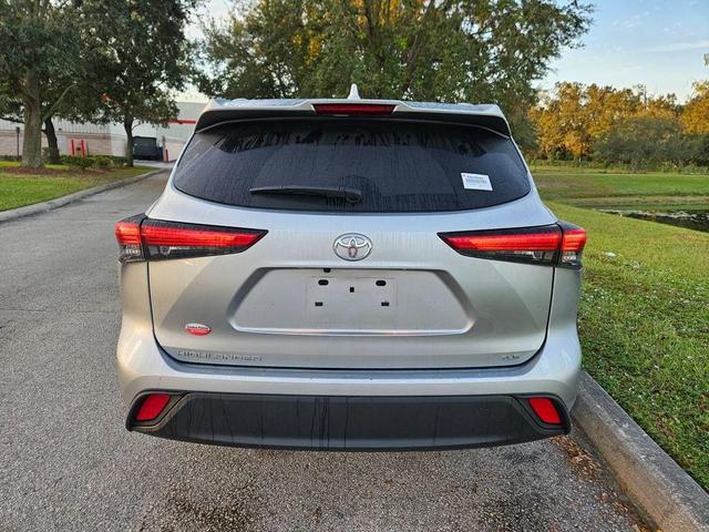 2022 toyota highlander xle