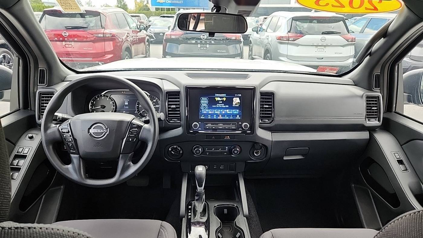 2023 nissan frontier sv