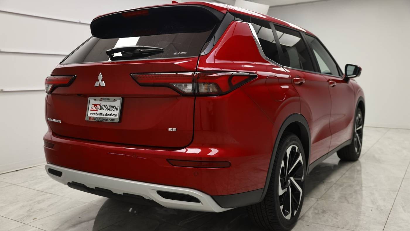 2024 mitsubishi outlander se