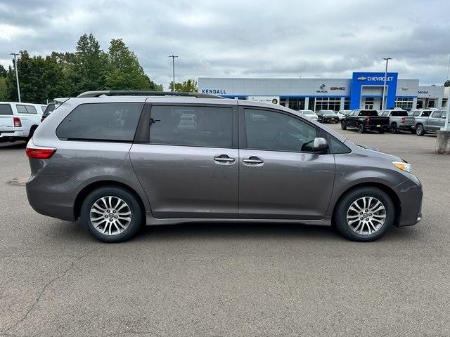 2019 toyota sienna xle