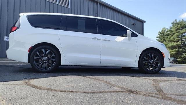2020 chrysler pacifica touring