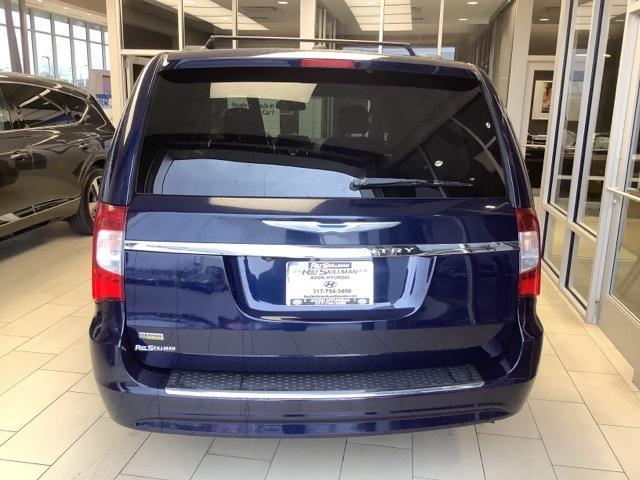 2014 chrysler town & country touring