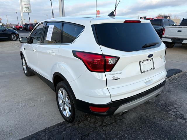 2019 ford escape se